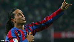 FC Barcelona - Ronaldinho Classic Football Team Sports