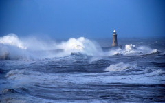 lighthouse tsunami