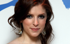 Anna Kendrick Close Up Pics