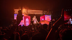 Taylor Swift Brings Her Eras Tour to Argentina, Shaking El ...