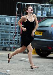 Emma Watson Upskirt, London 06 08 11 Tesco : 世界の女優たちの ...