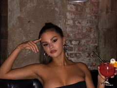 Selena Gomez stuns fans with boob-baring Instagram snap as she ...