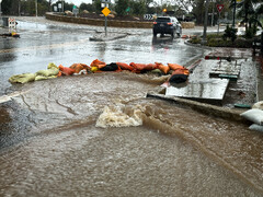 Flash flooding wreaks havoc on Los Angeles area as powerful storm ...