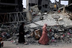 Airstrikes pound Gaza as Israel expands ground operation