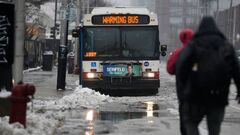 Chicago scrambles to shelter migrants in dangerous cold as Texas ...