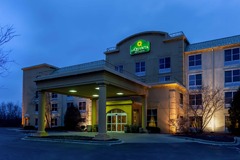 La Quinta Inn & Suites by Wyndham Milwaukee SW New Berlin | New ...