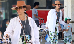 Jessica Alba nails summer chic in a white shirt and floral ...