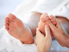 What Is Reflexology? How It Reduces Chronic Pain and Anxiety