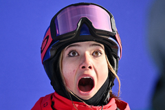 34) BREAKING NEWS: China's Eileen Gu wins gold inski halfpipe ...