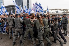 Huge protests erupt in Israel over court reforms — AP Photos