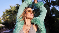 Alessandra Ambrosio flashes her taut abs in hippie chic ensemble ...