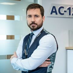 Code 404: Fans of praise for Line of Duty star Stephen ...