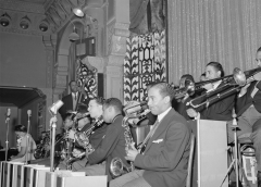 The Count Basie Orchestra At The Savoy Ballroom. Chicago History (Count Basie Orchestra)