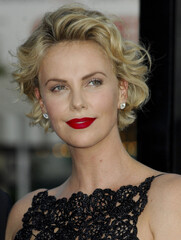 Charlize Theron (Charlize Theron At Arrivals For A Million Ways To Die In The West Premiere)