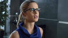 Emily Bett Rickards quitte Arrow : Felicity s'en va avant la fin ...