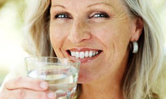 A cheap weight-loss tip that really does hold water | Daily Mail ...