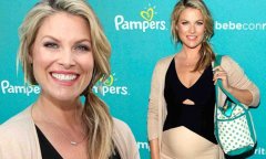 Pregnant Ali Larter beams proudly as she shows off her baby bump ...