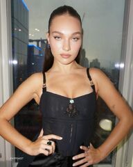 Maddie Ziegler - Latest posts and media in Maddie Ziegler - Fappenist