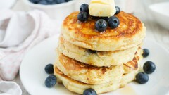 Fluffy Blueberry Pancakes