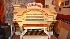 Wurlitzer Theatre Organ (Wurlitzer theatre organs in the United Kingdom)