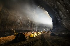 How to explore the world's largest cave, Hang Son Doong, in ...