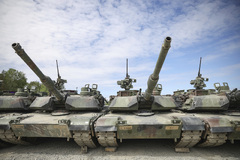 54) Germany to ship an initial 14 Leopard 2 tanks to Ukraine