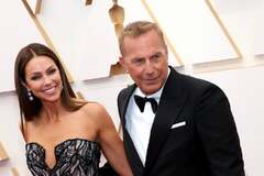 Christine Baumgartner (Kevin Costner)