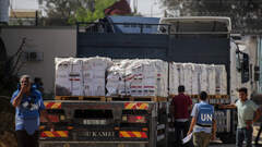 Aid convoys enter Gaza as Palestinian health ministry says death ...