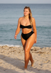 Iskra Lawrence Bikini That Showcase Her Killer Curves ...