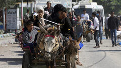 Palestinians struggle to evacuate northern Gaza amid growing ...