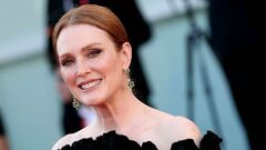 Julianne Moore reveals she 'destroyed' her eyebrows as a teenager ...