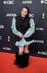 Juno Awards 2023: All the Red Carpet Looks, PHOTOS – Footwear News