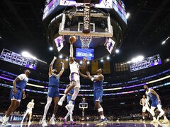 LeBron James Leads Usher and Boyz II Men in Kobe Bryant Tribute ...