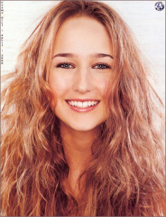 Leelee Sobieski Great Nude Moments | Lovely boobs, sexy smile ...