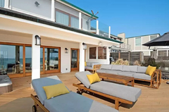 Leo DiCaprio buys $14M Malibu beach house, dumps $10M pad