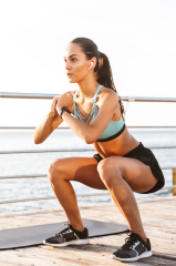 Squats vs lunges: Is one of these leg-day exercises better than ...