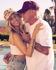 Tish Cyrus (Dominic Purcell)