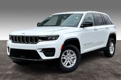 2023 Jeep Grand Cherokee (2025 Jeep Grand Cherokee Laredo)