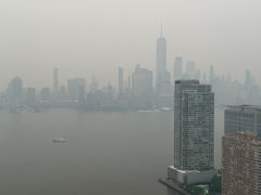 NYC choked by heavy 'unhealthy' smoke from Canadian wildfires