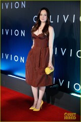 Olga Kurylenko & Andrea Riseborough: 'Oblivion' Brazil Premiere ...