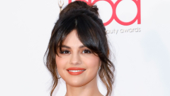 Selena Gomez Debuted a Stunning Pink and Red Makeup Look for Rare ...