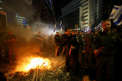 Tens of thousands rally against Netanyahu government in Jerusalem ...