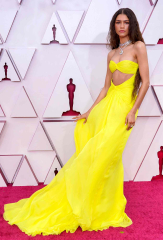 Zendaya (Zendaya Yellow Gown Oscars)