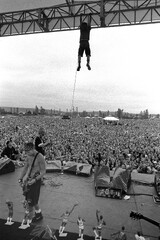 Pearl Jam (eddie vedder from the rafters ) (Drop in the Park - Live at Magnuson Park in Seattle on September 20, 1992)