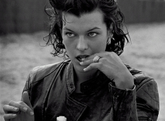 Milla Jovovich black and white wallpapers