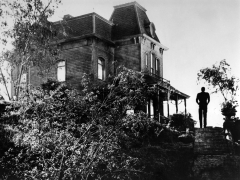 PSYCHO, 1960 directed by ALFRED HITCHCOCK Anthony Perkins (b/w photo)