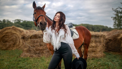 Women Model Models Mood Brunette Horse